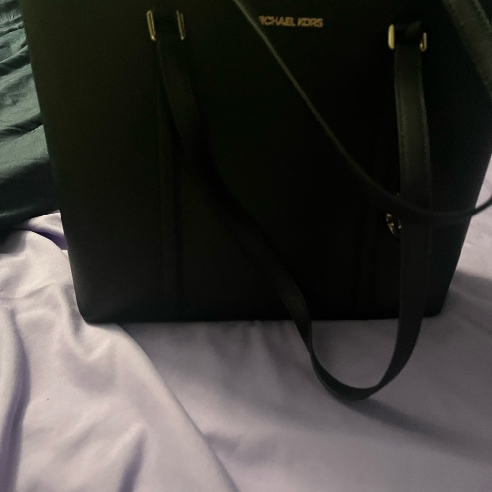 Michael kors black tote bag.